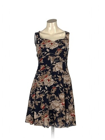 PreLoved Kısa Elbise %70 İndirimli.