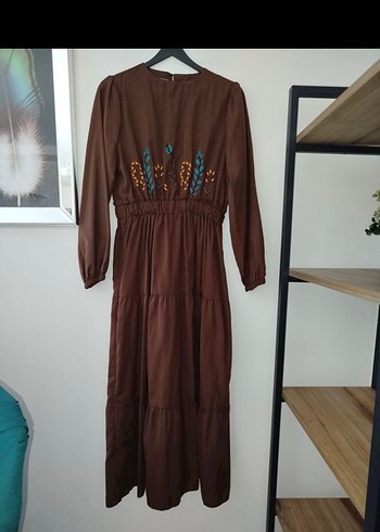 Uzun Kollu Kahverengi Nakışlı Bohem Elbise - Görsel 4