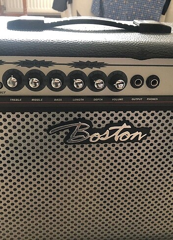 Gitar amfisi boston marka 