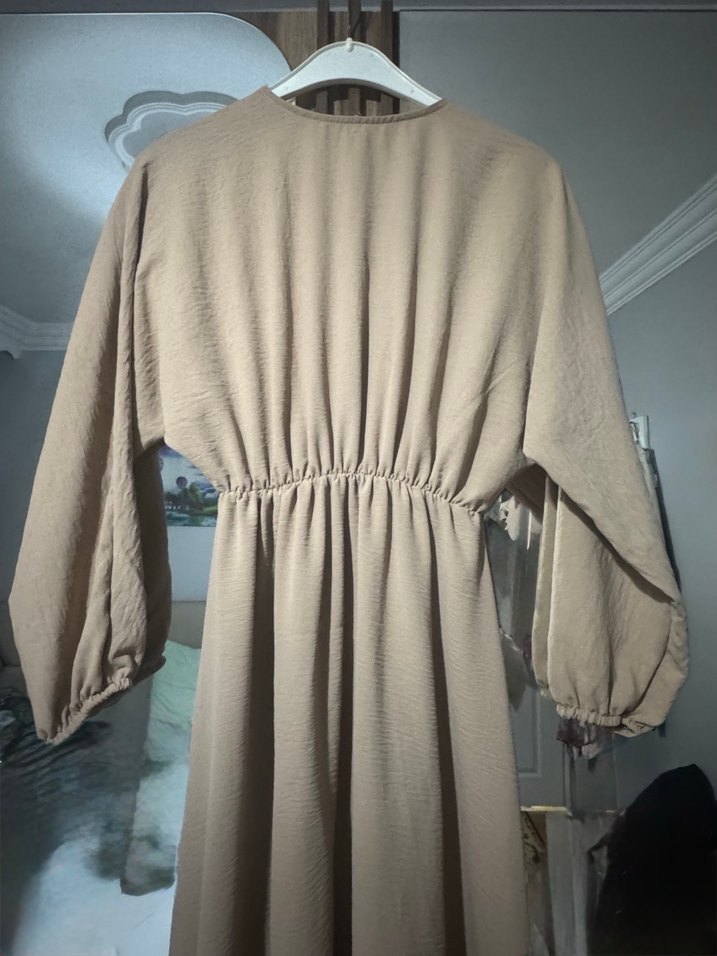 Bej V Yaka Uzun Keten Elbise - Görsel 2