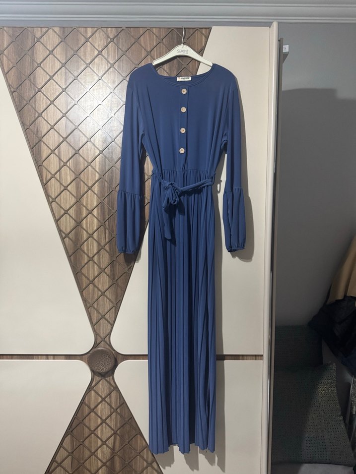 Kadın Mavi Uzun Pilili Elbise - Görsel 2