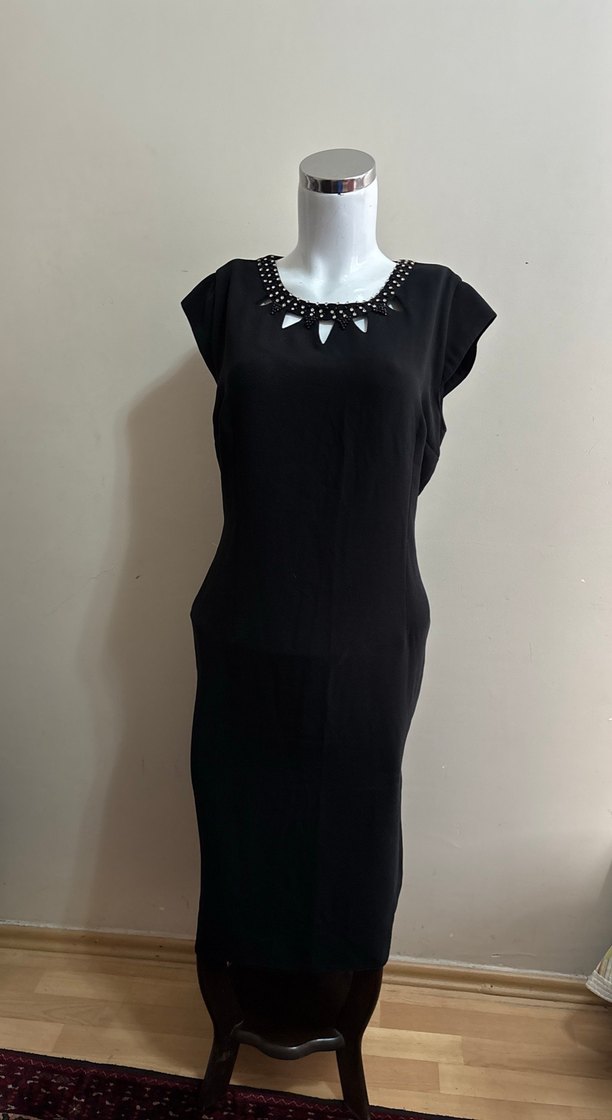Boncuk Detaylı Siyah midi elbise - Görsel 3