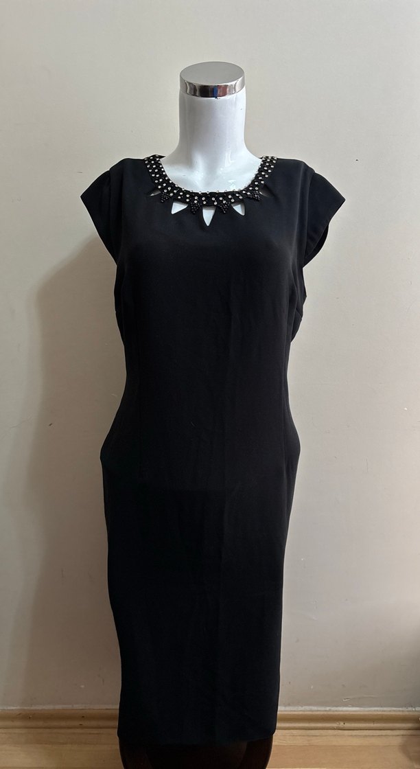 Boncuk Detaylı Siyah midi elbise - Görsel 2