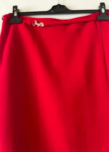 Kemer Detaylı Kırmızı Midi etek - Görsel 3