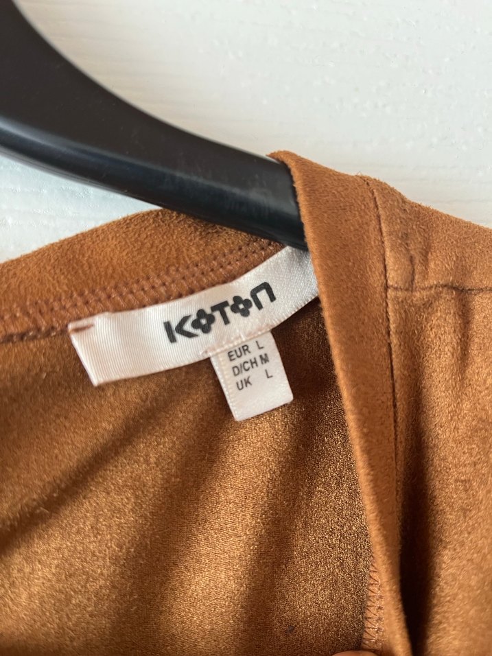 Kısa Kollu V Yaka Kahverengi Süet Elbise - Görsel 4