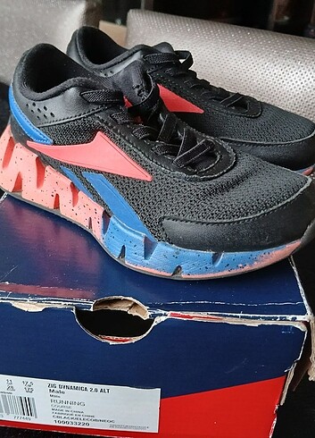 Reebok spor ayakkabı 28 numara - Görsel 2