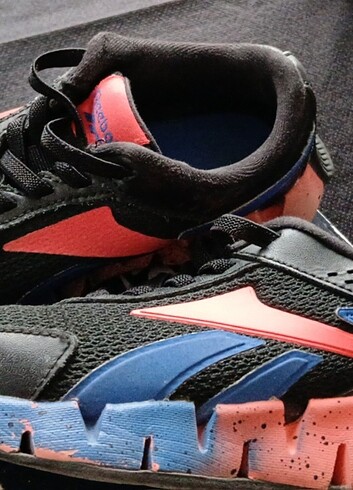 Reebok spor ayakkabı 28 numara - Görsel 3