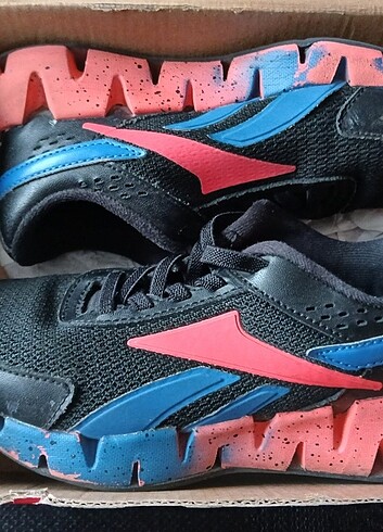 Reebok spor ayakkabı 28 numara - Görsel 4