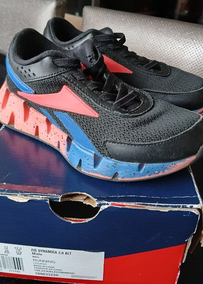 Reebok spor ayakkabı 28 numara - Görsel 2