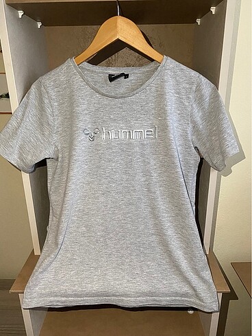 Hummel tshirt