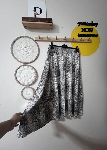 XXL | Trendyol Curve | aYılan Desenli Çan Etek - Görsel 7