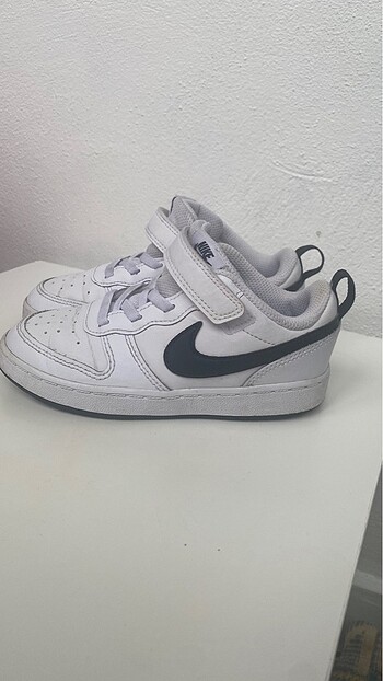 27 Beden Nike erkek çocuk spor ayakkabi