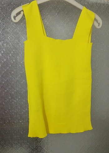 LC Waikiki Sarı Mini V Yaka Kadın Süveter