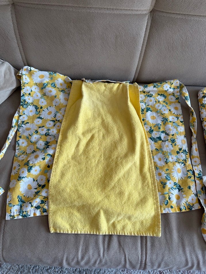 Sarı Çiçek Desenli Mutfak Önlüğü eldiven tutacak seti - Görsel 3
