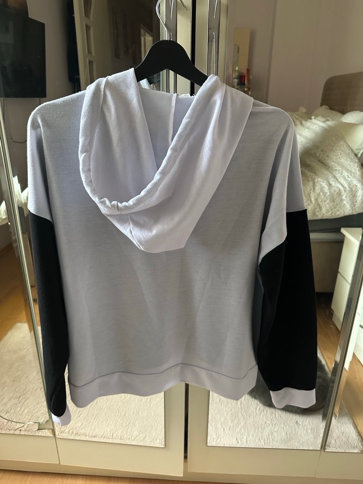 İki renk  Kapüşonlu sweatshirt - Görsel 2