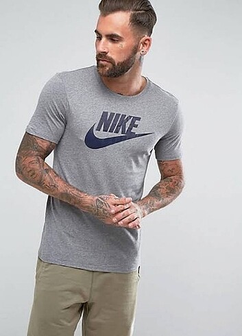Nike Erkek Tişört 