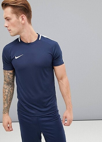 Nike Tshirt Forma 