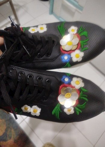 Çiçek İşlemeli Çok Renkli Kadın Spor Ayakkabı - Görsel 9