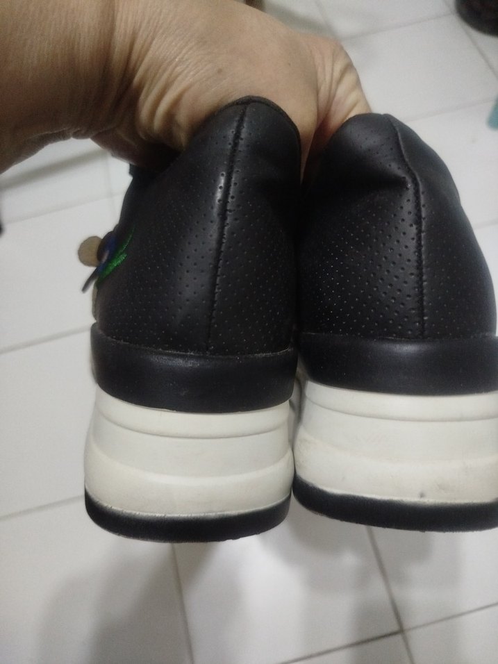 Çiçek İşlemeli Çok Renkli Kadın Spor Ayakkabı - Görsel 2