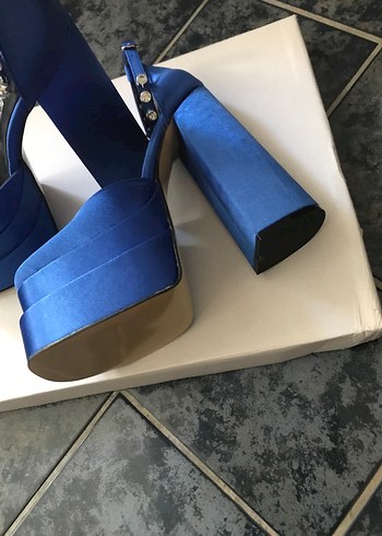 Nine West Mavi Parlak Platform Topuklu Kadın Ayakkabı