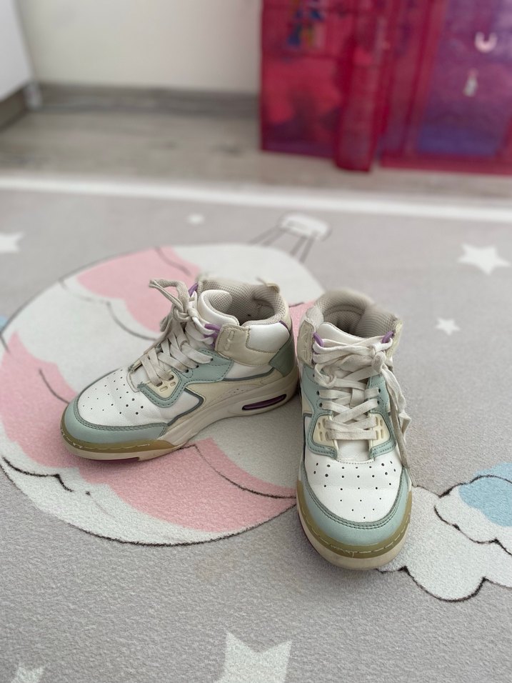 Beyaz Bağcıklı  Spor Ayakkabı - Görsel 3