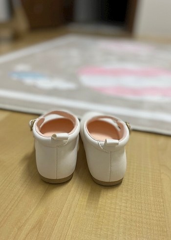 Beyaz Kız Çocuk Tokalı Babet Ayakkabı - Görsel 4