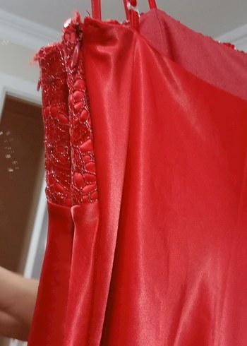 Kırmızı İşlemeli Straplez Uzun Abiye Elbise - Görsel 4