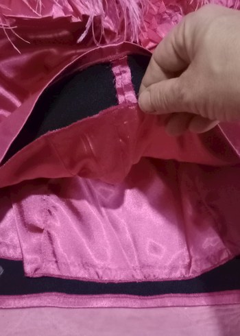 Pembe Tüylü Straplez Midi Elbise - Görsel 6