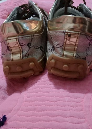 Bej lameli bağcıklı kadın ayakkabi - Görsel 2