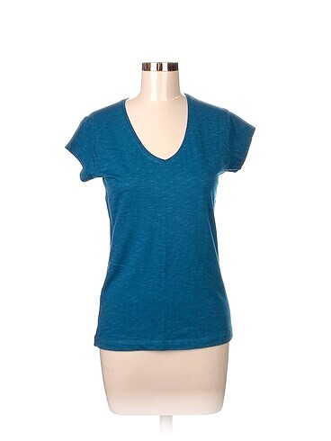 Diğer T-shirt %70 İndirimli.