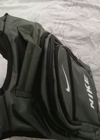 Beden gri Renk Nike Gri Fermuarlı Erkek Sırt Çantası