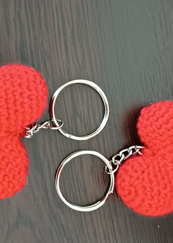 Örgü Kırmızı Kalp Anahtarlık - Görsel 3