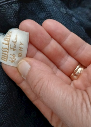 Kız Çocuk Siyah V Yaka Fırfırlı Goth Elbise - Görsel 3