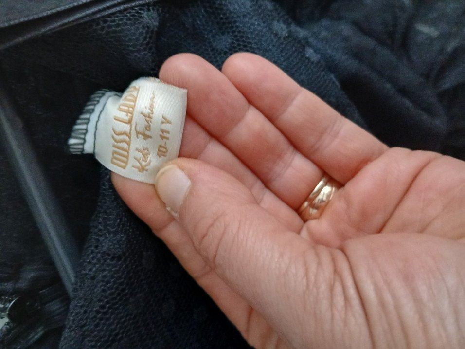 Kız Çocuk Siyah V Yaka Fırfırlı Goth Elbise - Görsel 3