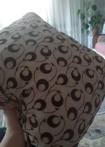 Kahverengi ve Gri Desenli Dekoratif Yastık - Görsel 2