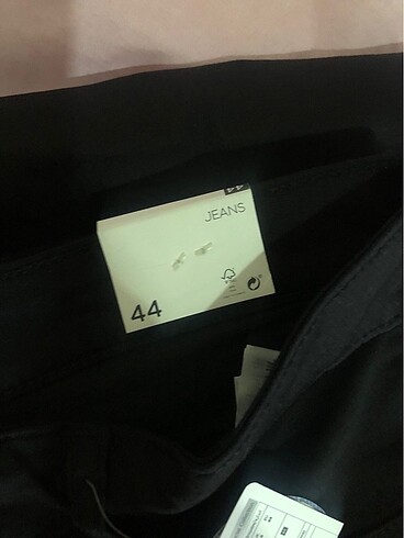 44 Beden siyah jean pantolon