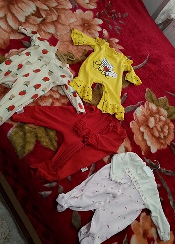 3 Ay Beden beyaz Renk Bebek tulum