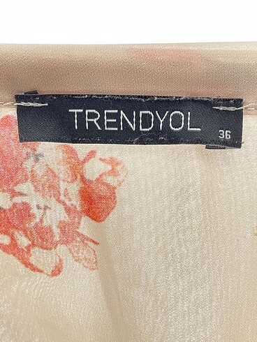 36 Beden çeşitli Renk Trendyol & Milla Gömlek %70 İndirimli.
