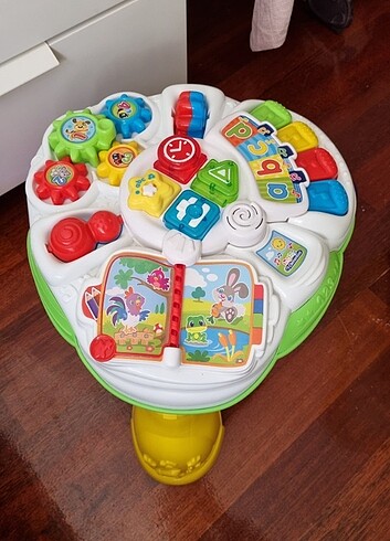 Beden Baby Clementoni aktivite masası