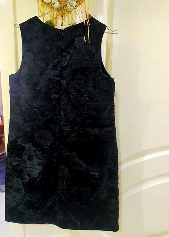 Siyah Midi Yüksek Yaka Kolsuz Kadın Elbise - Görsel 2