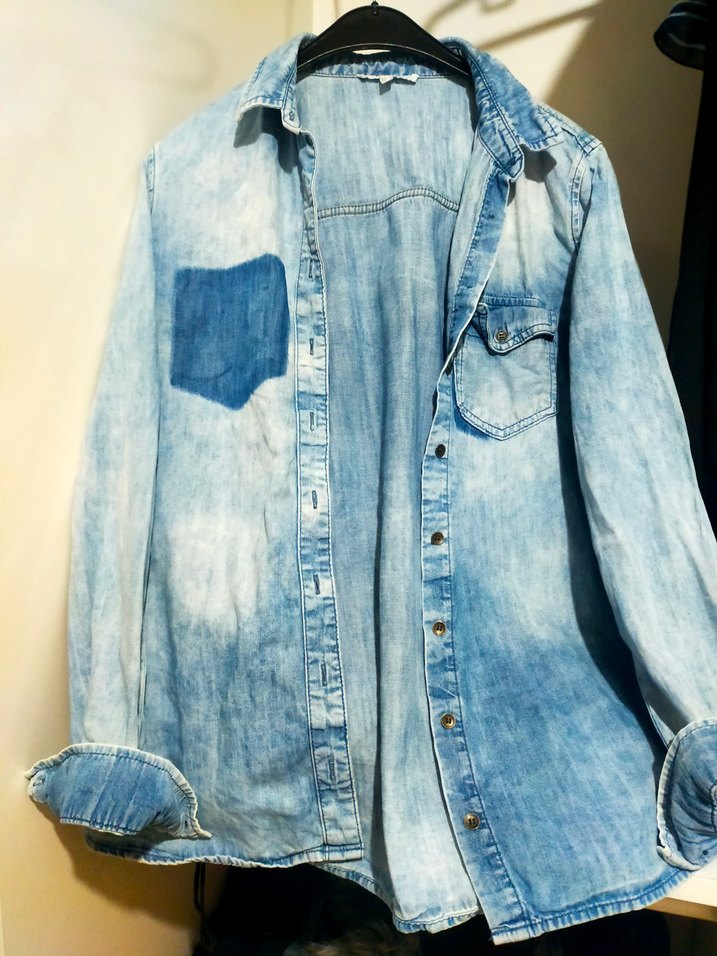 Düğmeli Batik Desenli Mavi Denim Kadın Gömlek - Görsel 2