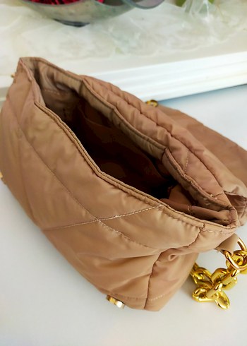 Zincir Detaylı Bej Kadın Çanta - Görsel 4