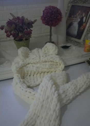 Beyaz Örgü Çocuk Bere ve Atkı Seti - Görsel 2