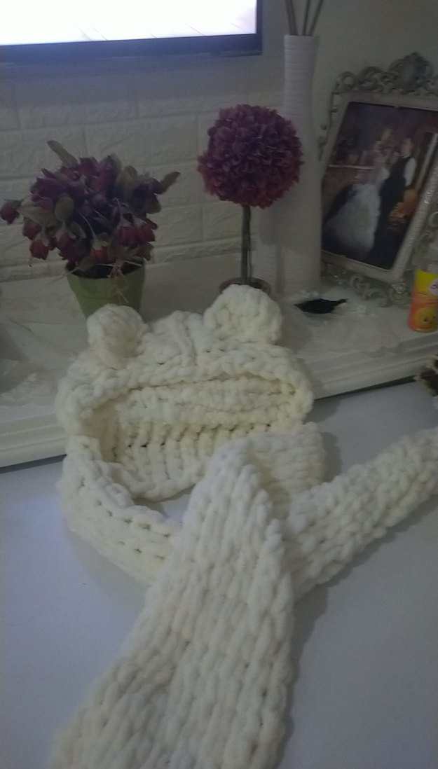 Beyaz Örgü Çocuk Bere ve Atkı Seti - Görsel 2