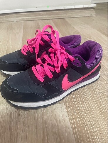 Nike spor ayakkabı