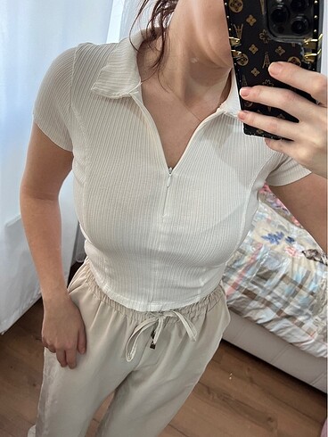Beyaz Ribanalı Fermuarlı Crop Bluz