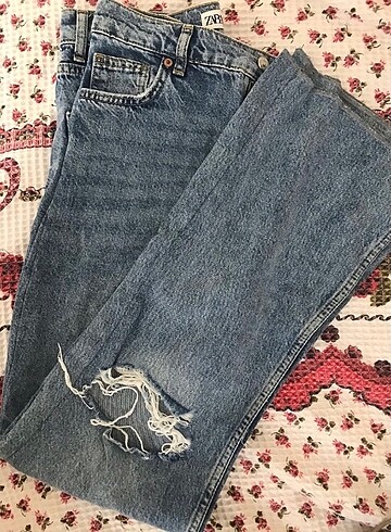 zara iki dizi yırtık jean