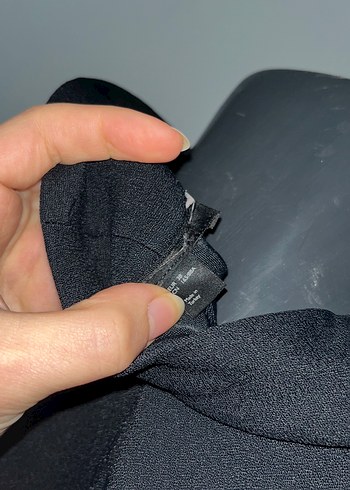 Yüksek Yakalı Siyah Elbise - Görsel 4