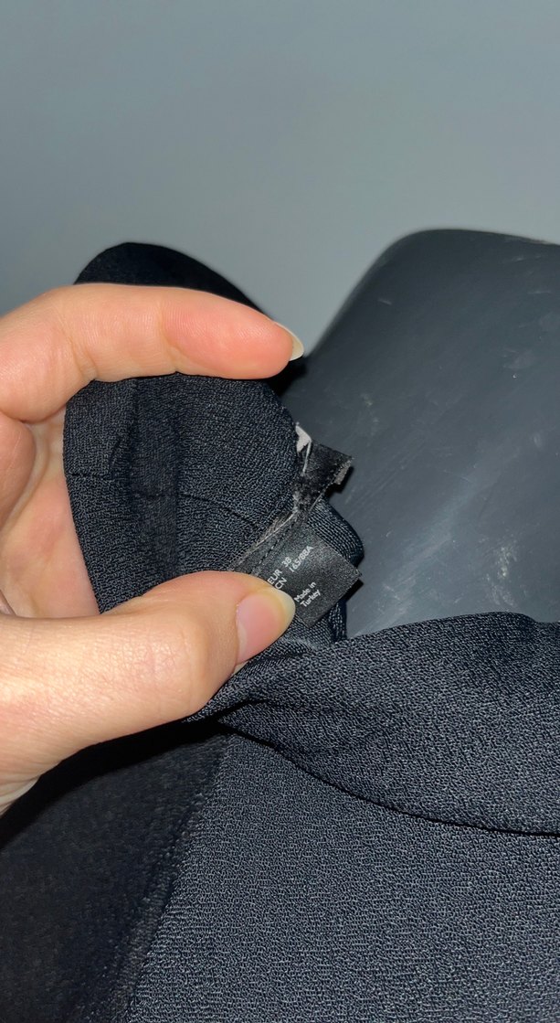 Yüksek Yakalı Siyah Elbise - Görsel 4