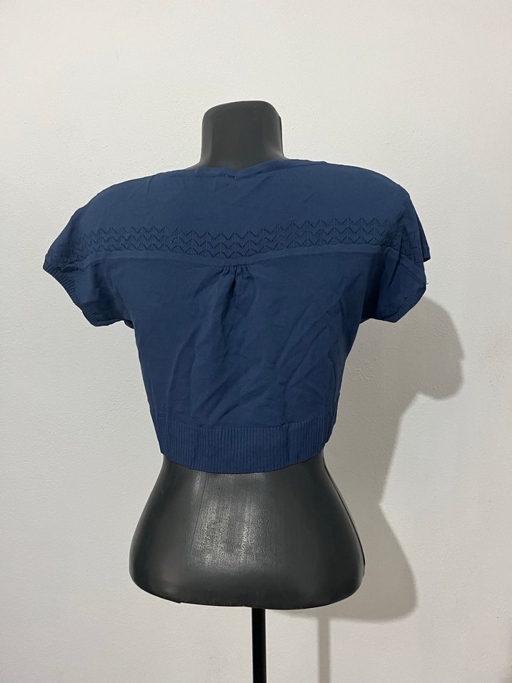 Düğmeli V Yakalı Kısa Kollu Mavi Bluz - Görsel 3